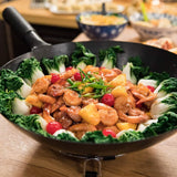 The electromagnetic frying pan can precisely control the temperature, ranging from 100°F to 575°F with intervals of 5°F. The pan body is dark in color, which can add complex charred aromas and flavors. The power is 3 watts. The specifications are 600
