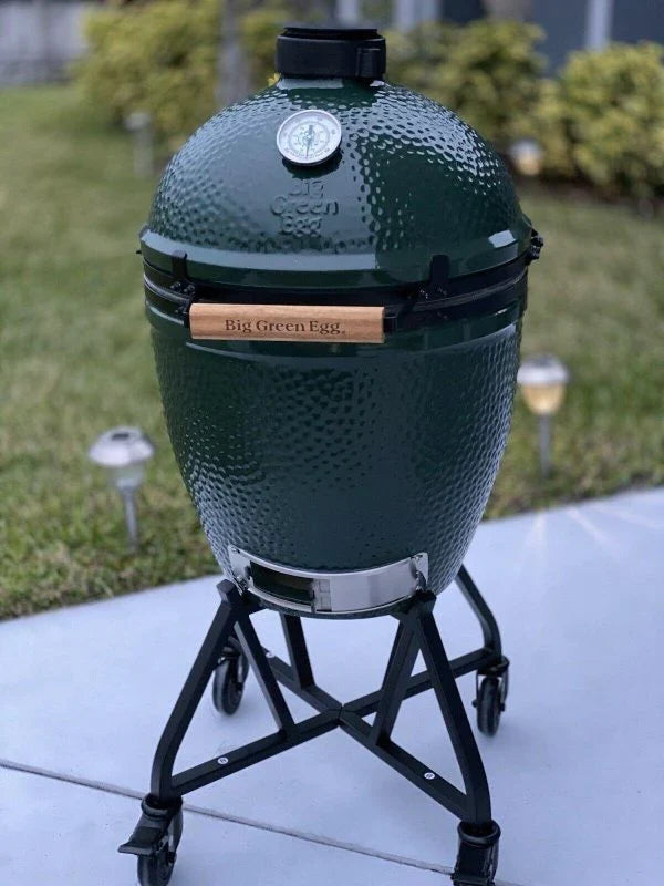 Brand new big green egg grill smoker with new accessories H6