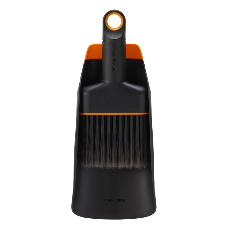 Fiskars 2-in-1 Double Sided Scoop & Brush Indoor Gardening Tool D6
