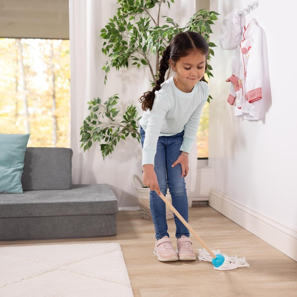 Melissa & Doug Housekeeping Playset for Ages 3+, 6-pc
