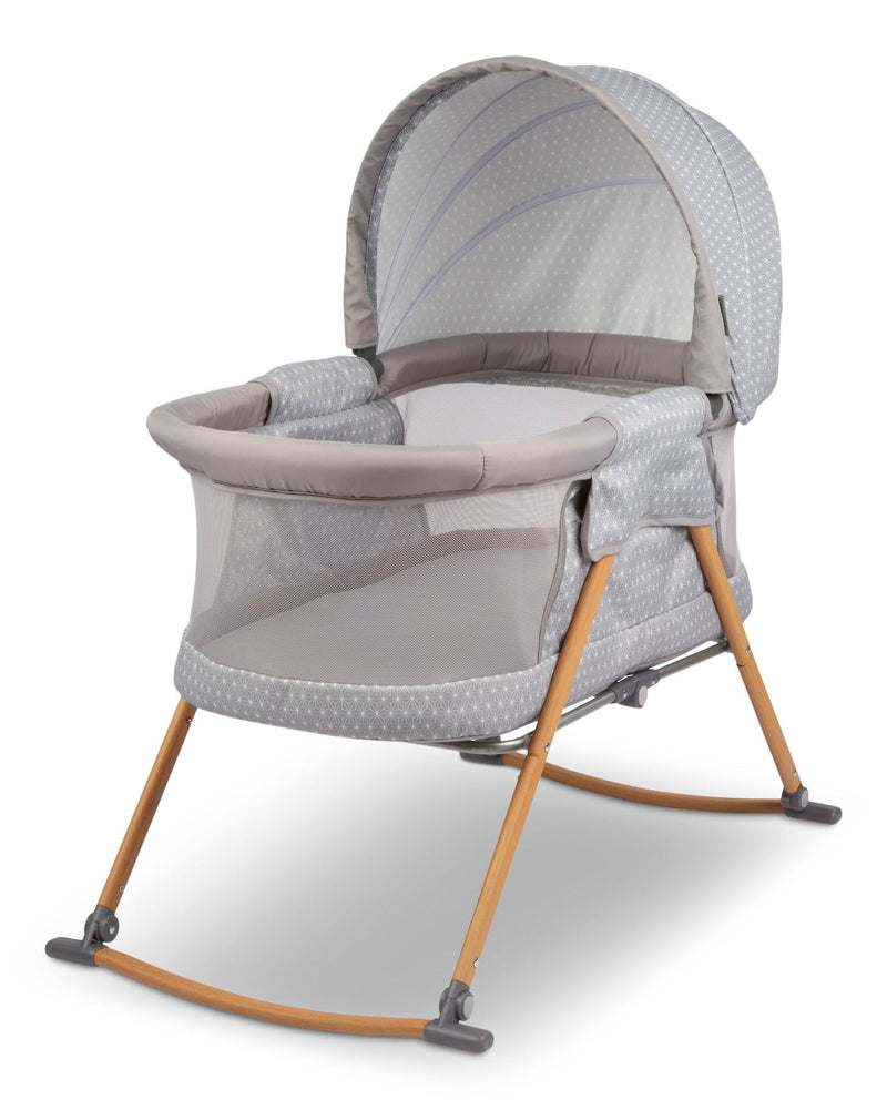 Safety 1st Amherst Rocking Baby Bassinet Q2