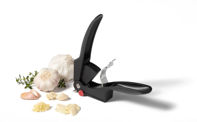 Starfrit 3-in-1 Dishwasher Safe Garlic Press with Scraper P3